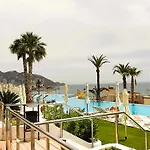Sunset Cliffs 3 Bedrooms Apartment