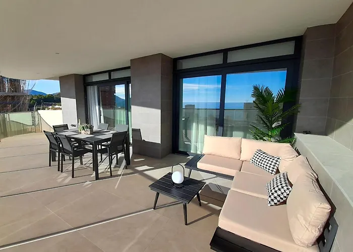 Sunset Cliffs 3 Bedrooms Apartment