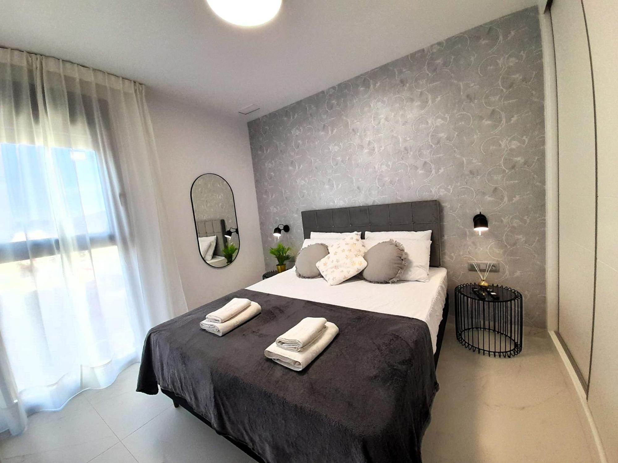 Sunset Cliffs 3 Bedrooms Apartment *
